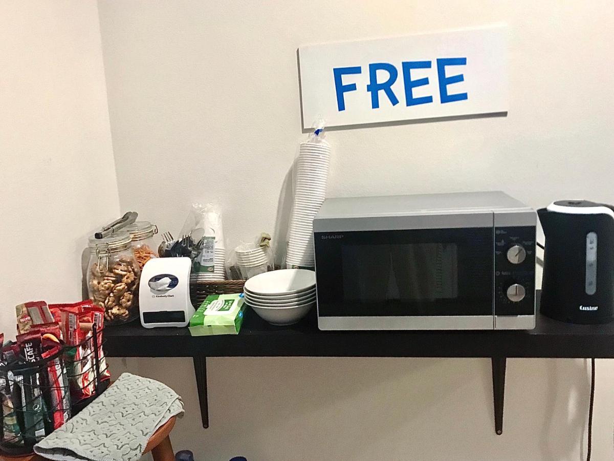 Uh Hostel Bangsaen Dış mekan fotoğraf