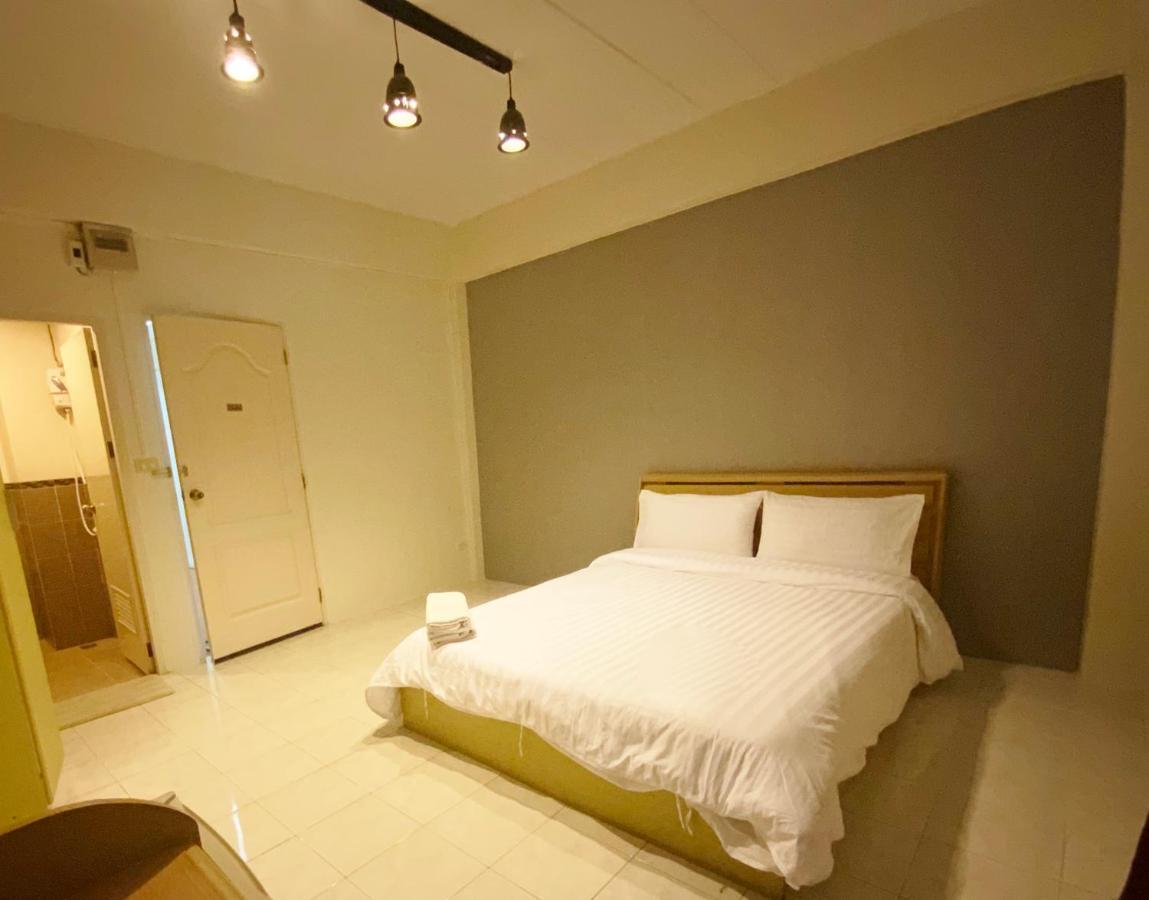 Uh Hostel Bangsaen Dış mekan fotoğraf